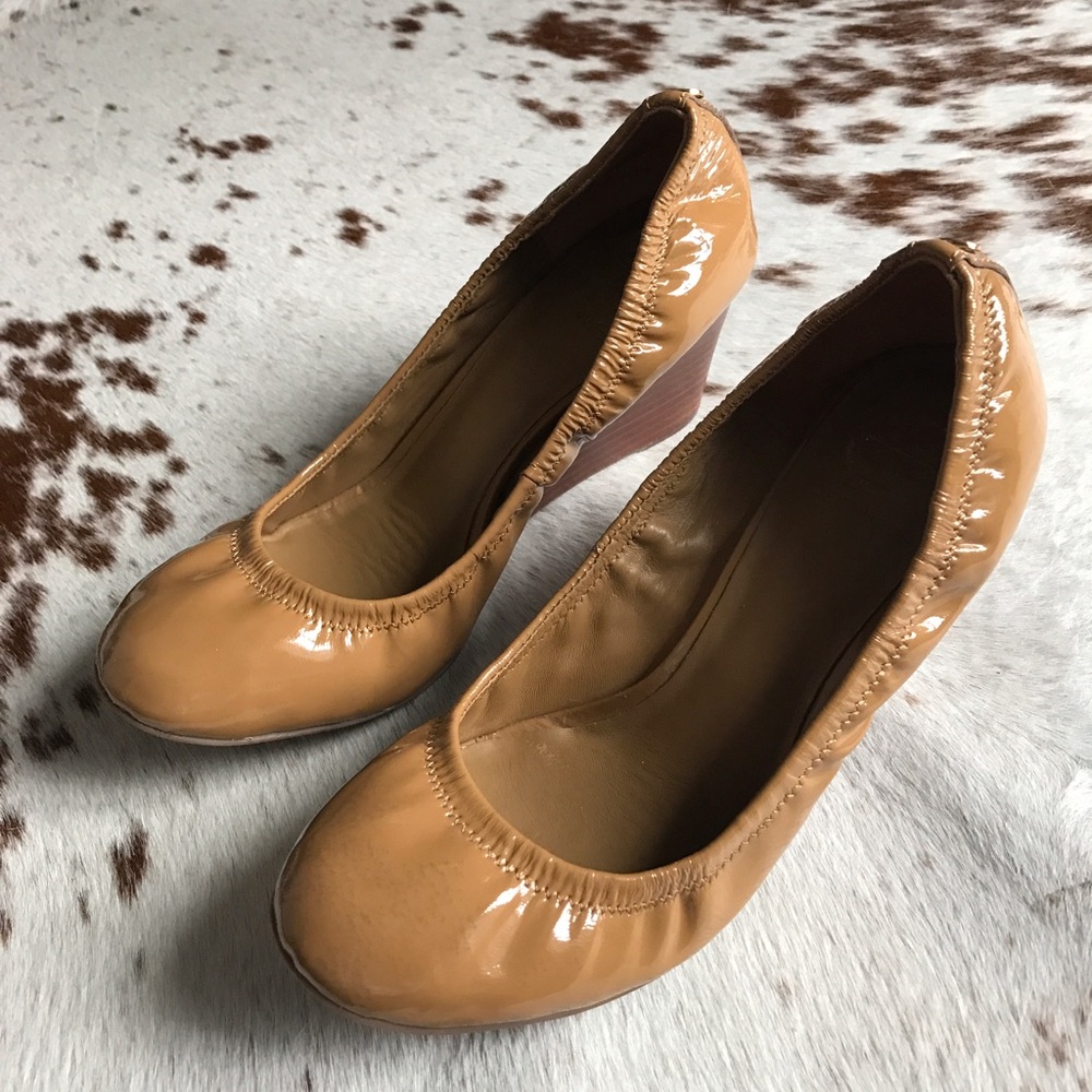 Tory Burch patent wedges 8.5